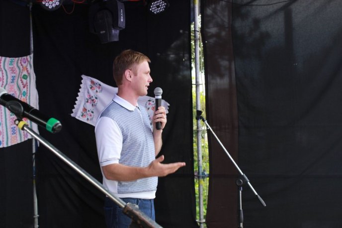 "Необхідно ремонтувати школи, дитячі садочки, амбулаторії", – Валерій Лунченко поспілкувався із закарпатцями – 01