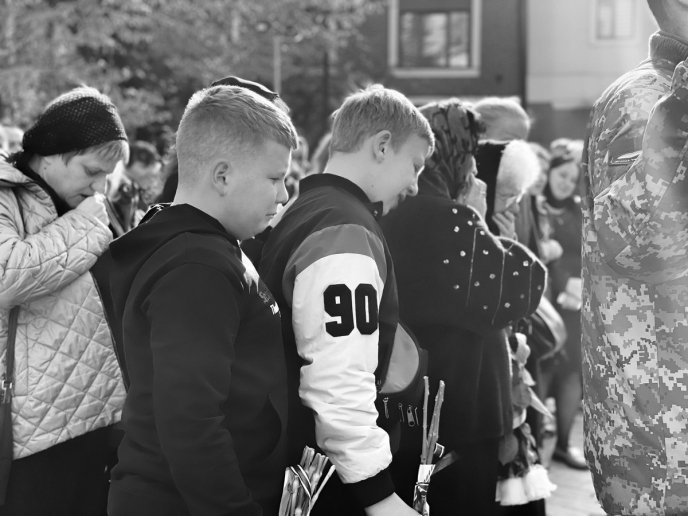 До війни працював водієм: в області попрощались із полеглим Героєм – 03