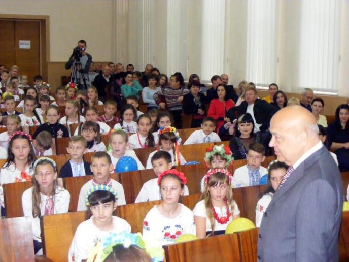 Школярі чотирьох районів Закарпаття отримали нові автобуси – 04