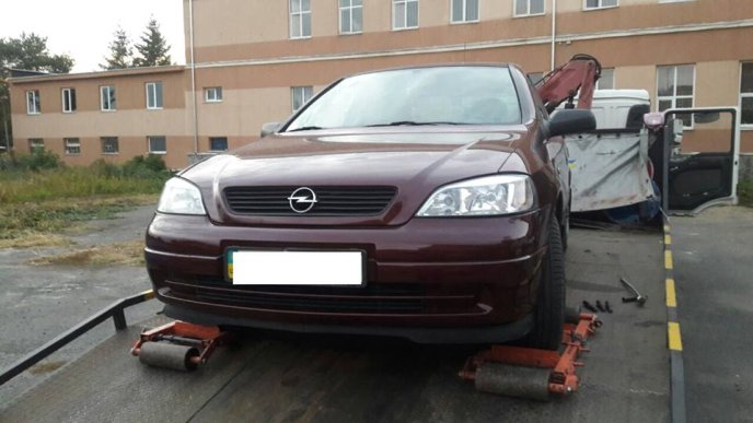 У Мукачеві евакуатор вивіз на штрафмайданчик 23 автівки – 04