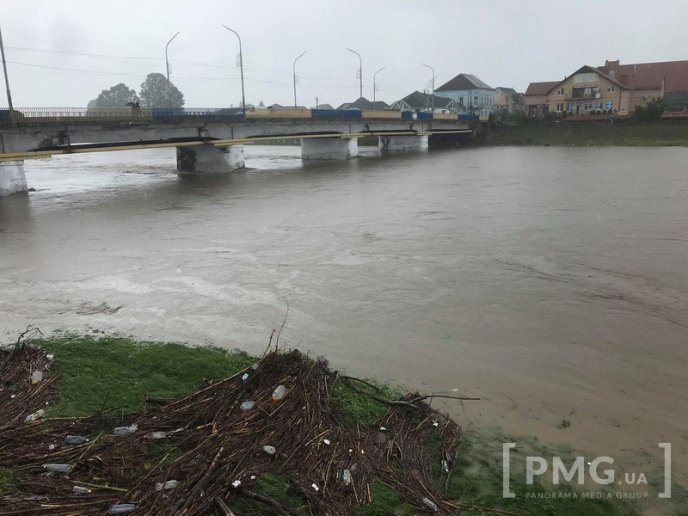 Рівень води в Латориці значно підвищився. Мукачівці б’ють на сполох – 05 Рівень води в Латориці значно підвищився. Мукачівці б’ють на сполох – 05