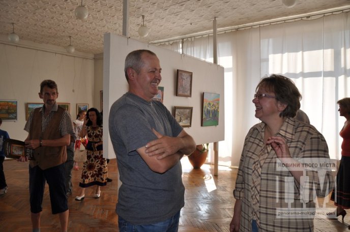 У Мукачеві стартувала виставка неймовірно красивих картин від творчого об’єднання "Райдуга" (ФОТО) – 16