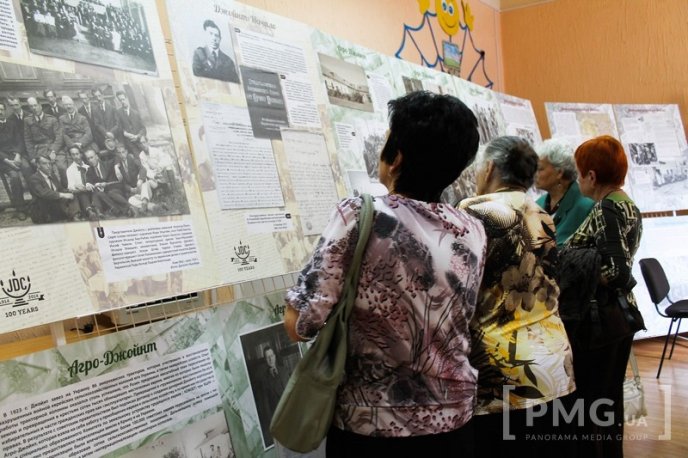 В рамках Днів єврейської культури на Закарпатті в Мукачеві проходить фотовиставка – 01