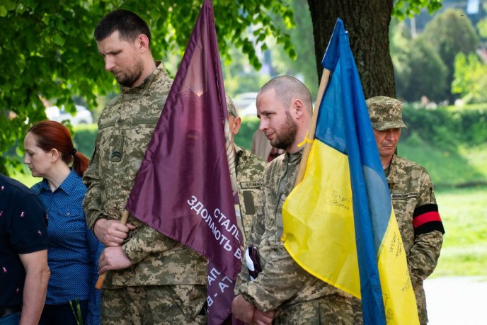 Поховали молодого військового, який загинув на фронті – 06 Поховали молодого військового, який загинув на фронті – 06