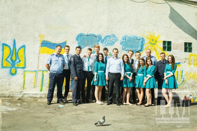 У Рахові розмалювали будівлі СБУ та міліції (ФОТО) – 02