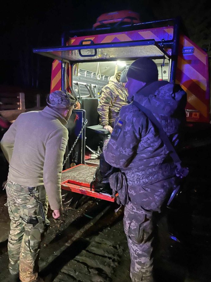 Вночі в області ледь не загинув чоловік – 01 Вночі у горах знайшли порушника кордону, який ледь не загинув від холоду