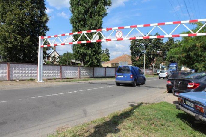 На вулиці Сорочій у Мукачеві вже не їздитимуть вантажівки – 04 На вулиці Сорочій у Мукачеві вже не їздитимуть вантажівки – 04