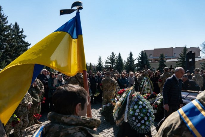 На Закарпатті поховали трьох захисників України – 12 На Закарпатті поховали трьох захисників України – 12