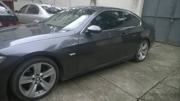 Тячівські поліцейські затримали іномарку "BMW" з наркотиками і зброєю – 01