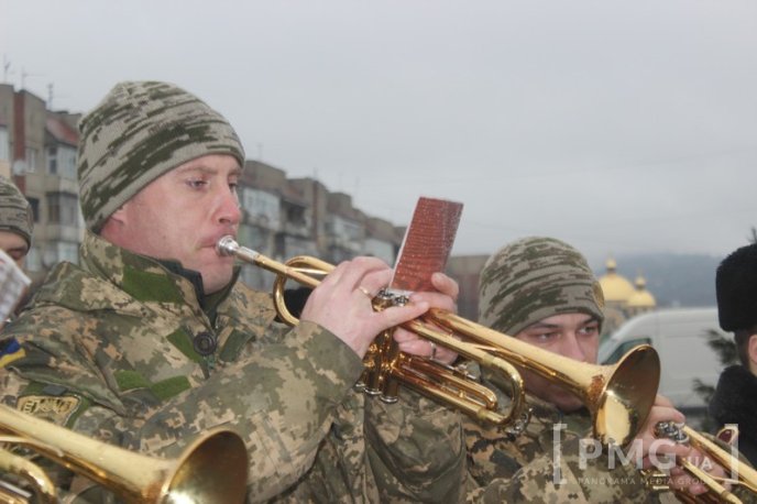 У Мукачеві вшанували пам’ять Героїв Майдану – 05