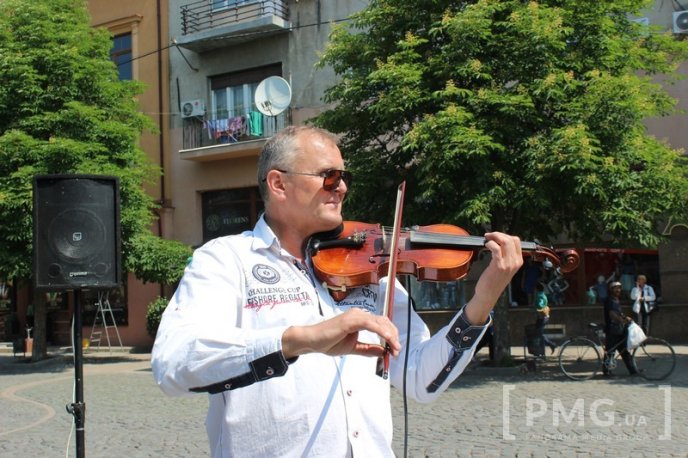 Скрипаль-віртуоз Павло Волощук вразив мукачівських глядачів – 01