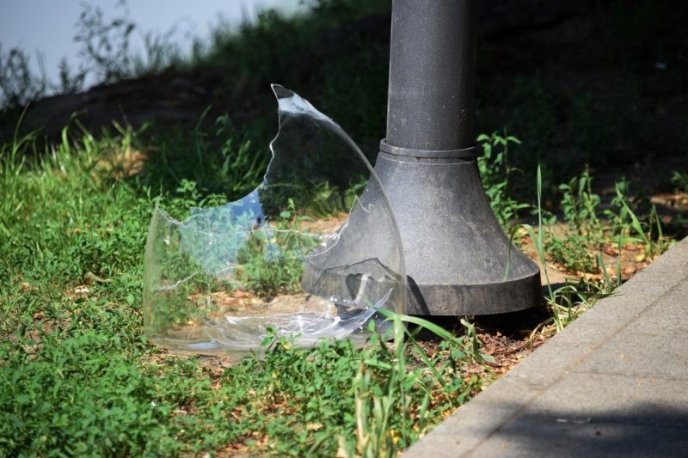 В Ужгороді продовжуються випадки вандалізму – 01