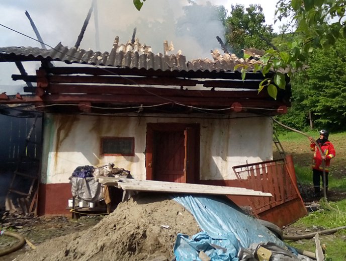 На Перечинщині внаслідок пожежі травмувався 67-річний чоловік – 03