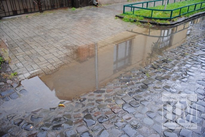 Як підтопило Мукачево під час сьогоднішньої зливи (ФОТОРЕПОРТАЖ) – 06