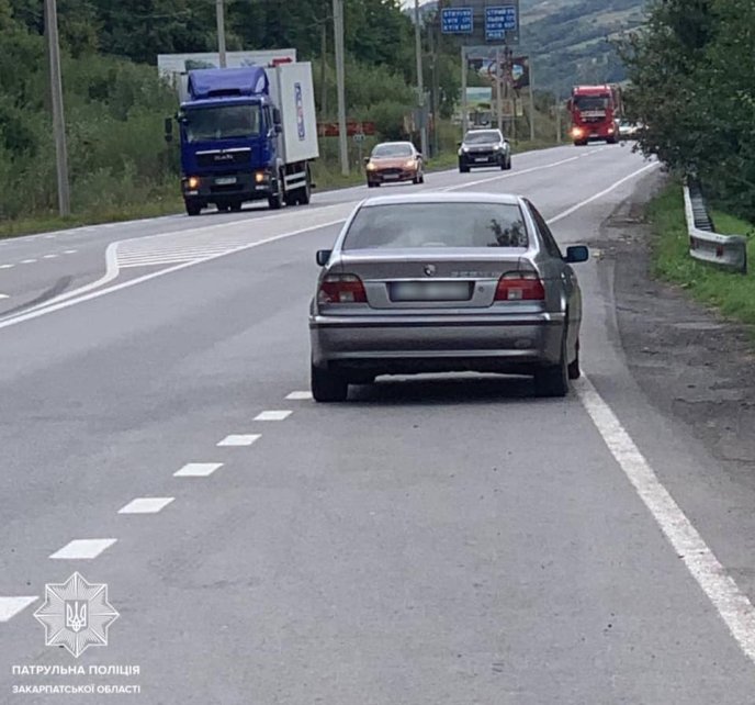 Поводився підозріло і намагався щось приховати: кого затримали патрульні – 01