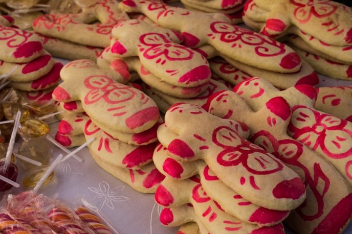 Набережна Мукачева, перед монастирем, нагадує торгову алею (ФОТО) – 21