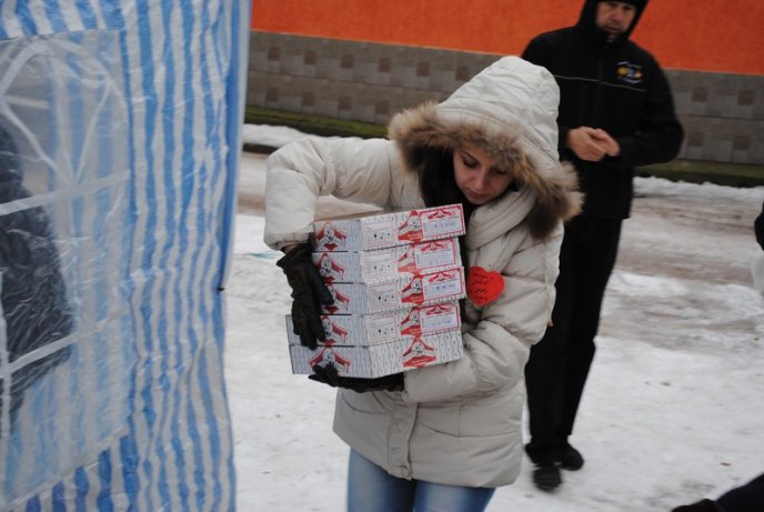 Завдяки небайдужим людям вихованці дитячих будинків у Мукачеві та Сваляві отримають подарунки на Миколая (ФОТО) – 05