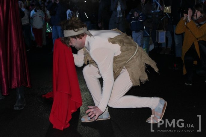 Яскраве святкування Дня святого Мартина у Мукачеві: парад ліхтариків, лицарські бої та вогняне шоу – 71 Яскраве святкування Дня святого Мартина у Мукачеві: парад ліхтариків, лицарські бої та вогняне шоу – 71