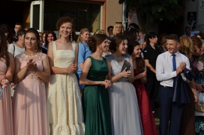 Двадцять випускників Мукачева отримали грошові премії  – 02