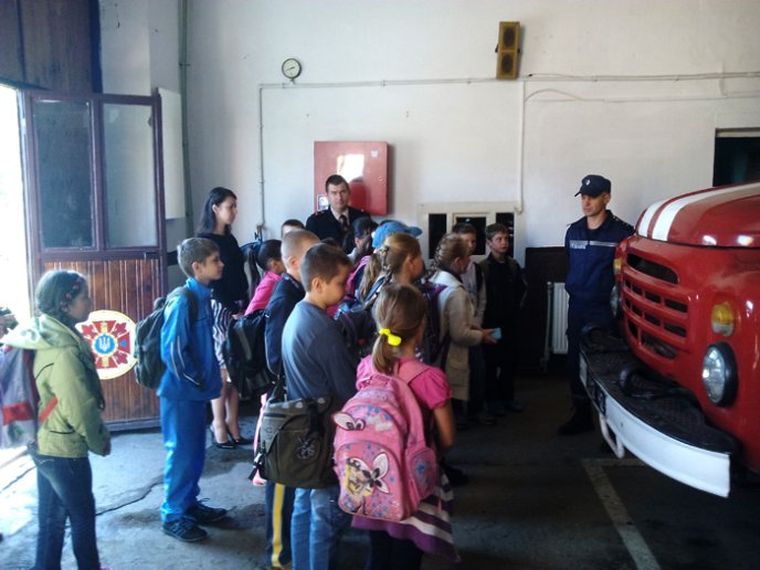 Рятувальники Іршави та Мукачева вчили дітей правилам безпеки життєдіяльності – 02