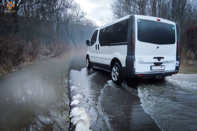 Через рясні дощі на Закарпатті підтопило поля, дороги і дворогосподарства – 03