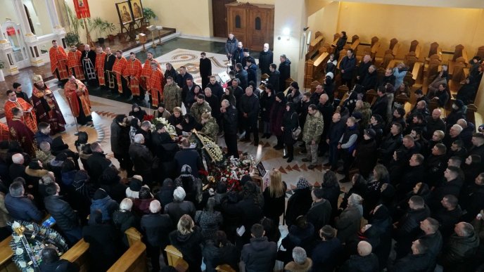 Провели в останню путь 26-річного мукачівця, який загинув на війні  – 01