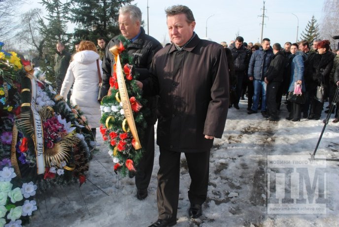 Мукачівці попрощались із загиблим військовим 128-ої бригади Сергієм Вербицьким (ФОТОРЕПОРТАЖ) – 11