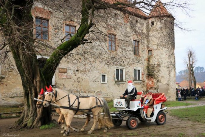 У Чинадієвському замку на дітлахів чекає Святий Миколай – 10 У Чинадієвському замку на дітлахів чекає Святий Миколай – 10