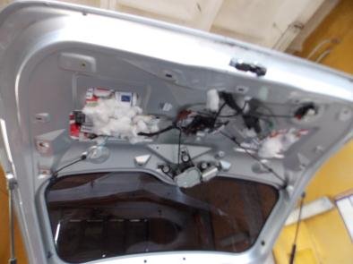 Українець заповнив свій автомобіль контрабандними сигаретами (ФОТО) – 06