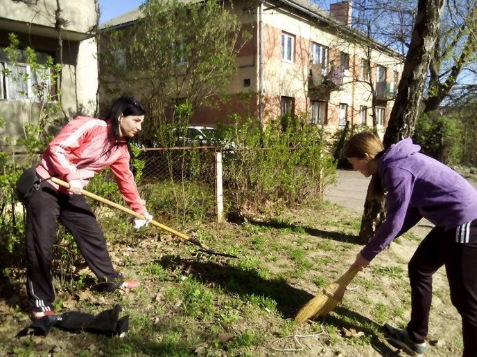У Мукачеві триває місячник благоустрою – 02