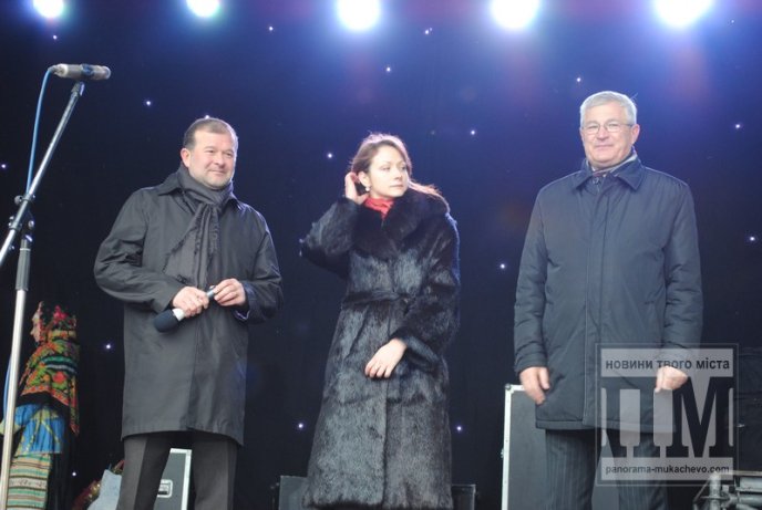 Переможцем цьогорічного фестивалю "Червене вино - 2013" став Василь Лендьєл з міста Мукачева (ФОТО) – 09 Переможцем цьогорічного фестивалю "Червене вино - 2013" став Василь Лендьєл з міста Мукачева (ФОТО) – 09