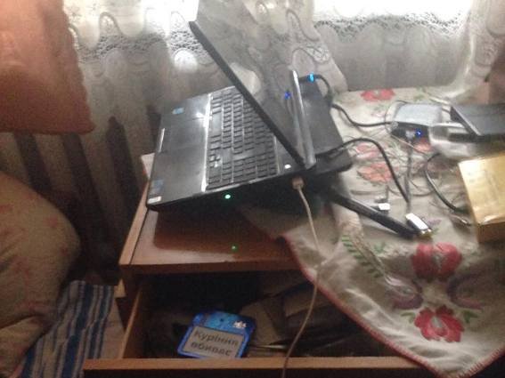 Поліцейські знайшли в домі закарпатця пістолет, гвинтівку та чимало набоїв – 04