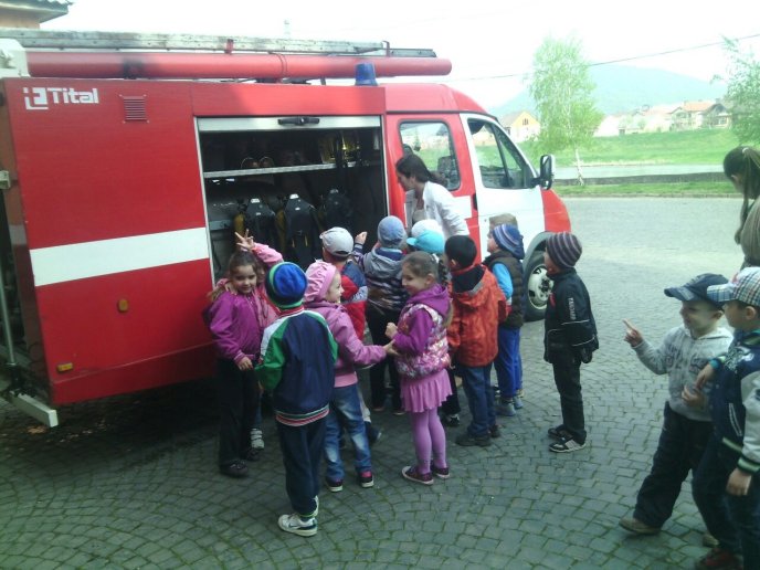Мукачівські рятувальники влаштували дошкільнятам екскурсію – 03