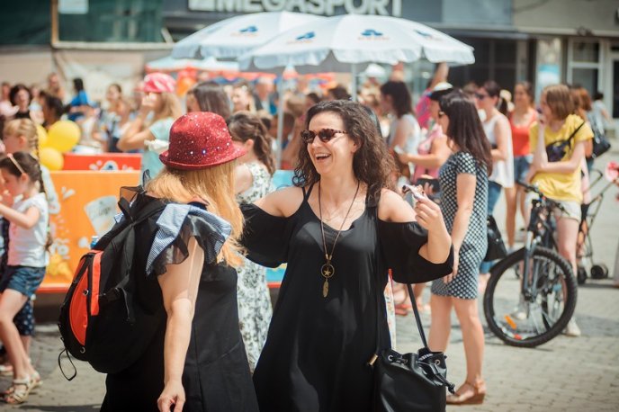 В Ужгороді дітям організували солодке свято – 08