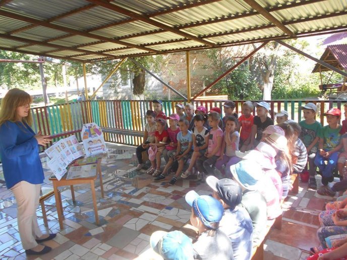 Мукачівська малеча разом з бібліотекарями відзначили Міжнародний день друзів – 04