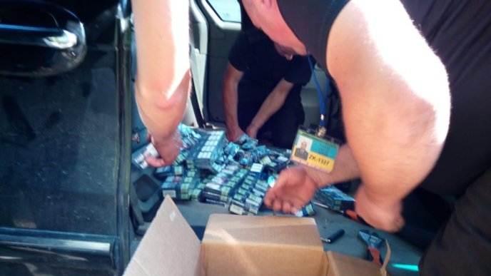 На Закарпатті через 400 пачок сигарет українець позбувся свого авто – 01