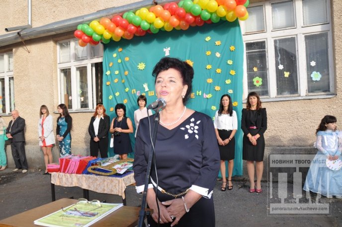 У Мукачівській ЗОШ №7 відбулось урочисте свято Першого дзвоника (ФОТОРЕПОРТАЖ) – 14