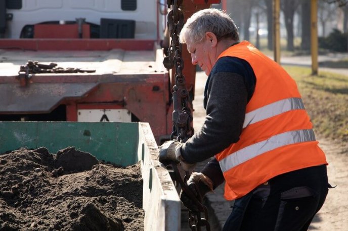 Ужгород прибирають після зими – 03