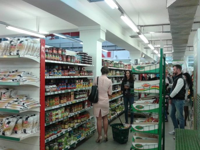 Ревізори "Нового каналу" стурбовані станом супермаркету "Вопак" у Хусті – 02