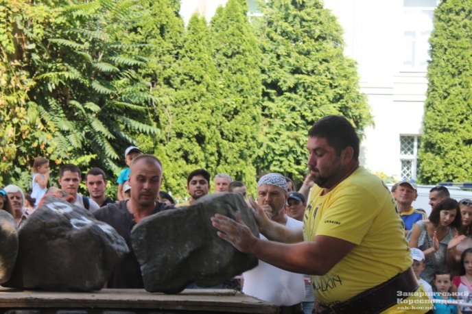 В Ужгороді визначали найсильніших богатирів – 11