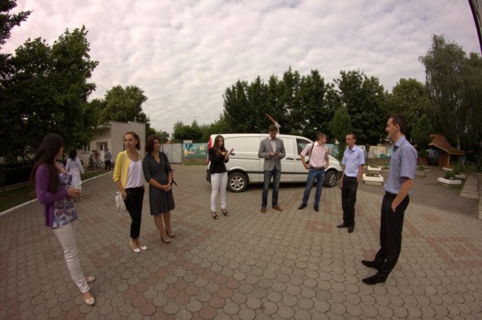 До Мукачівського дитбудинку-інтернату завітали журналісти з подарунками (ФОТОРЕПОРТАЖ)  – 01