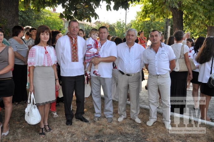 День Незалежності України у Мукачеві відзначили масштабним парадом вишиванок (ФОТОРЕПОРТАЖ) – 14