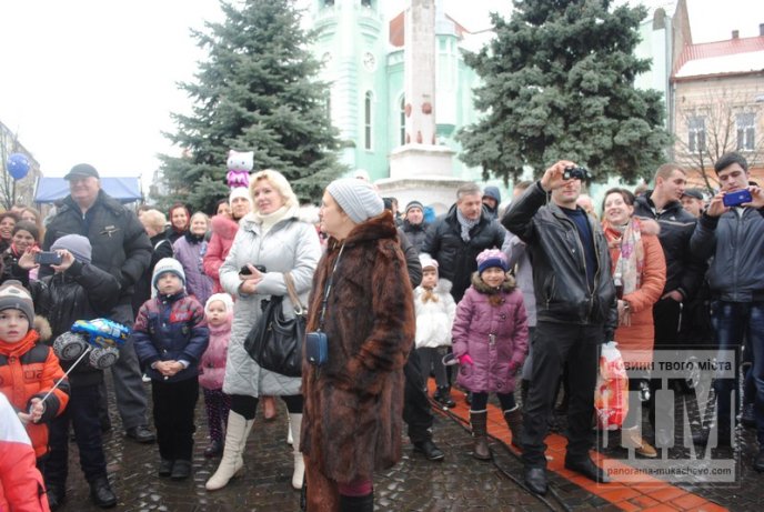 У Мукачеві офіційно розпочався фестиваль "Червене вино - 2015" (ФОТОРЕПОРТАЖ) – 04