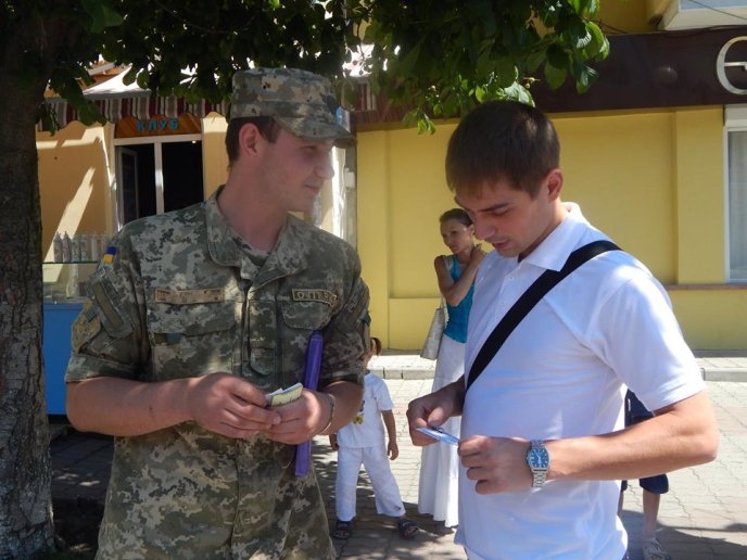 У центрі Мукачева військові 128-ої бригади розповідали про службу в Збройних Силах України – 03 У центрі Мукачева військові 128-ої бригади розповідали про службу в Збройних Силах України – 03