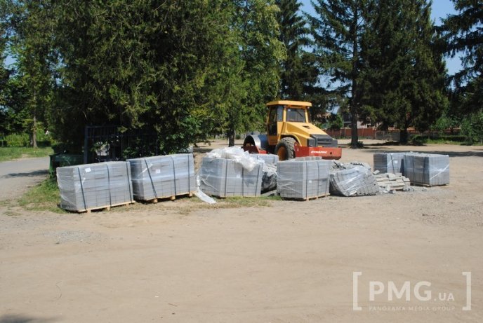 Парк Перемоги у Мукачеві: робота по облаштуванню триває – 14 Парк Перемоги у Мукачеві: робота по облаштуванню триває – 14