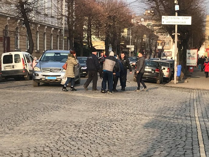 Автомобіль збив неповнолітнього пішохода – 04