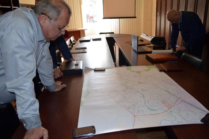 Схему дорожнього руху Мукачева розробляють угорські експерти – 03 Схему дорожнього руху Мукачева розробляють угорські експерти – 03