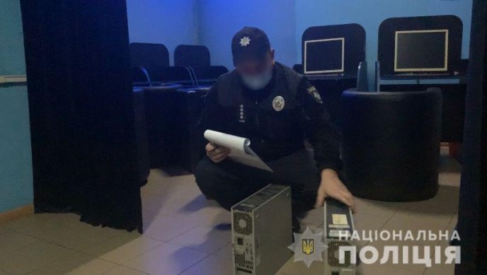 Поліція показала, що влаштували в одному із закладів у центрі Мукачева – 02