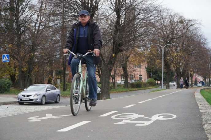 У Мукачеві звели велодоріжку протяжністю майже 3 км – 06