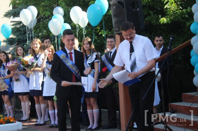 Свято останнього дзвоника відзначили у Мукачівській ЗОШ №13 – 23